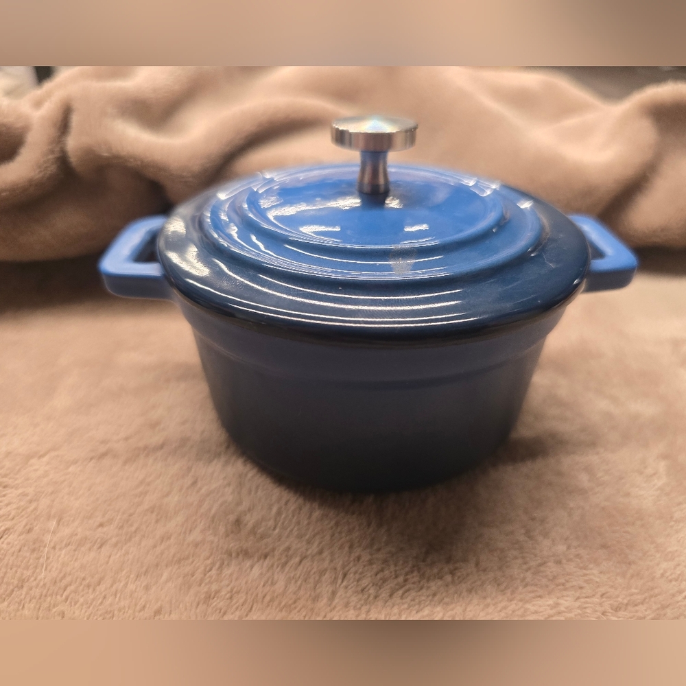 Source Unknown Blue Enameled Mini Dutch Oven